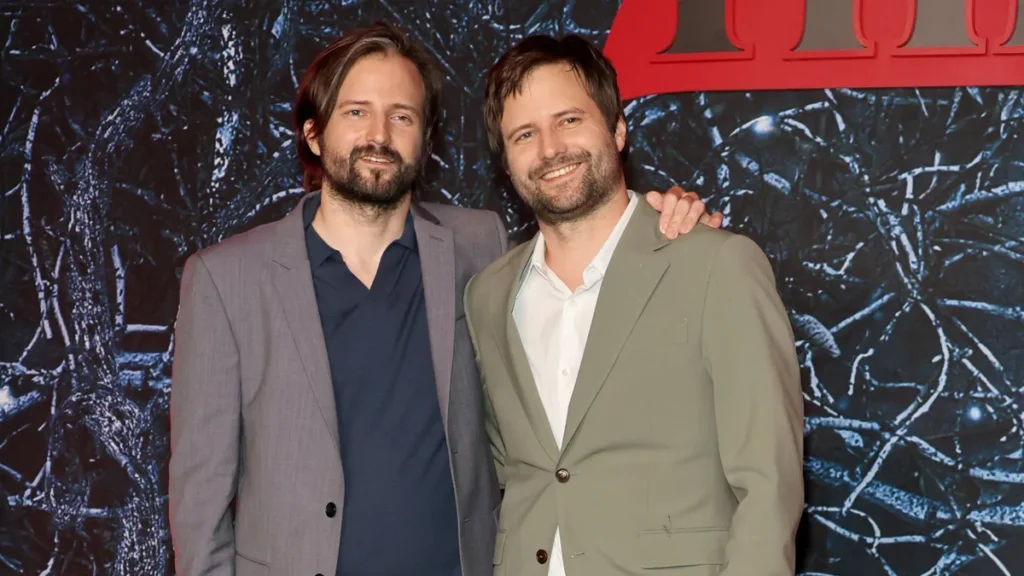 Duffer Brothersss Tom Chill Η φωτεινή πλευρά του Θεάματος