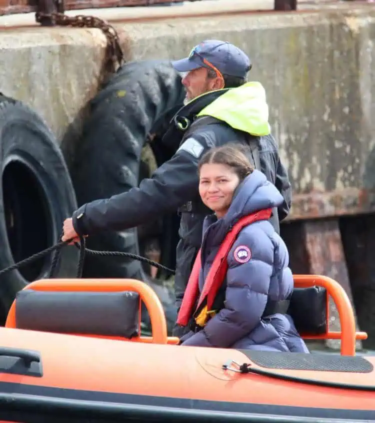 TomHollandZendayaandMattDamonspottedinSCOTLAND750x846 Tom Chill Η φωτεινή πλευρά του Θεάματος
